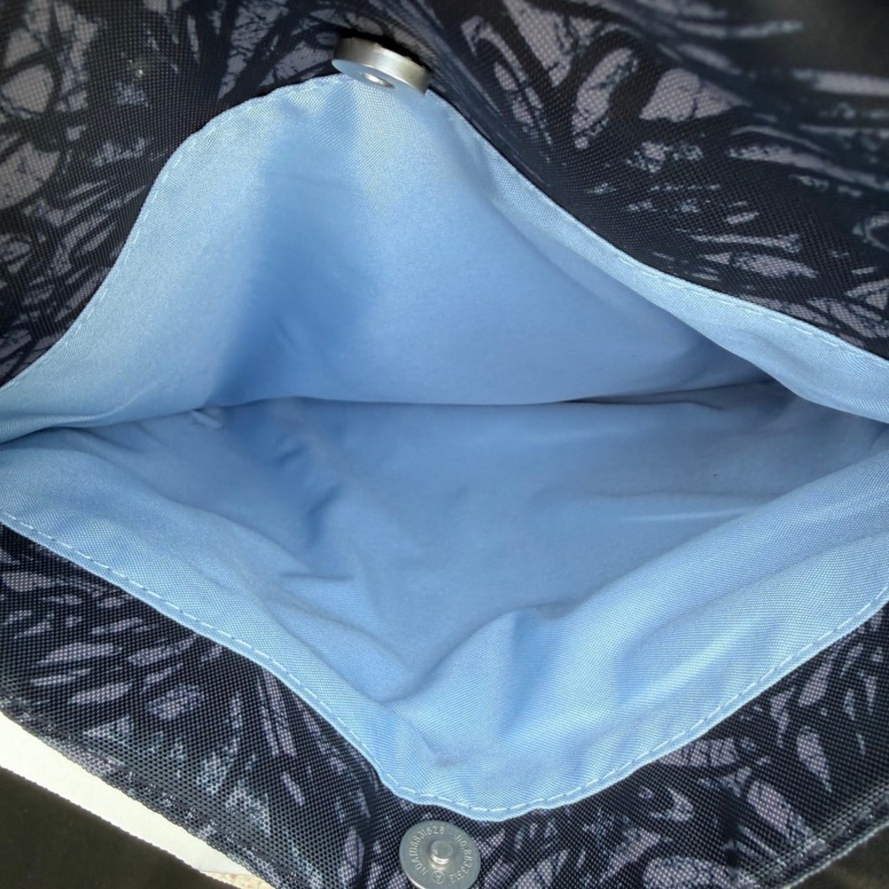 CHECK BACK SEAM Baggallini Go Bagg in the Midnight Blossom - Picture 7 of 8